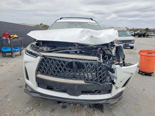 Radiant White 2026 INFINITI QX60 SPORT