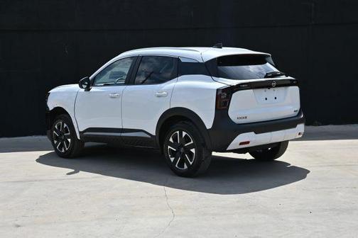 Fresh Powder 2026 Nissan Kicks SV