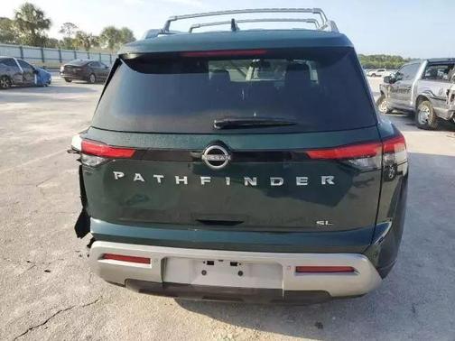 2022 Nissan Pathfinder SL