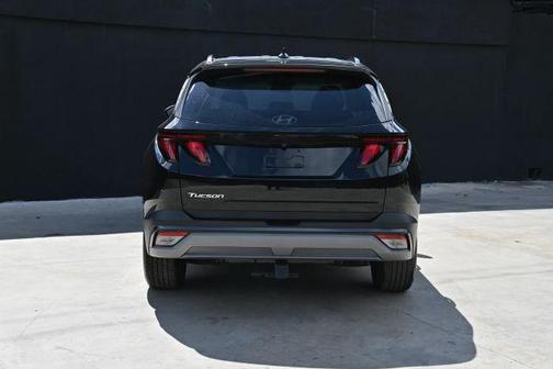 Black 2025 Hyundai TUCSON SEL