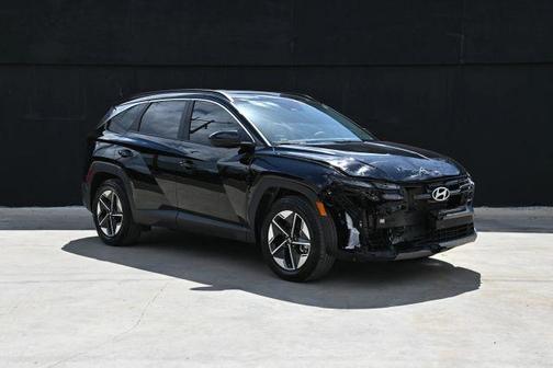 Black 2025 Hyundai TUCSON SEL