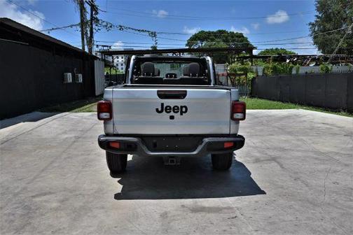 2023 Jeep Gladiator Sport