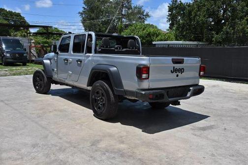 2023 Jeep Gladiator Sport
