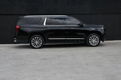 Black 2021 GMC Yukon XL Denali