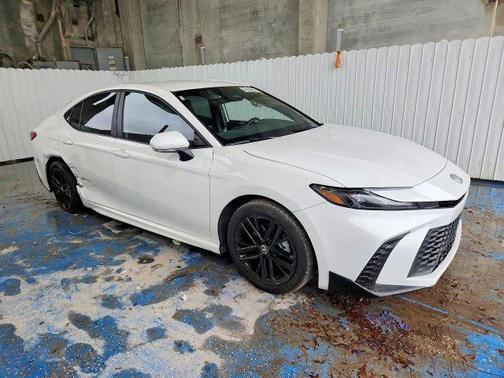 White 2025 Toyota Camry SE