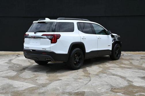 2021 GMC Acadia AT4