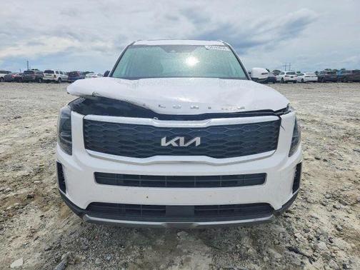 White 2022 Kia Telluride S