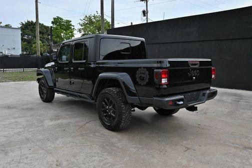 Black 2022 Jeep Gladiator Sport
