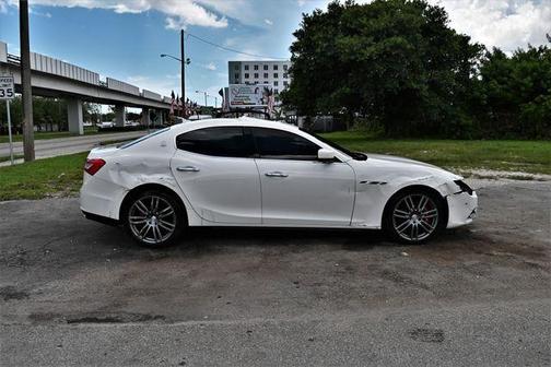 Photo 5 of 17 of 2015 Maserati Ghibli S Q4