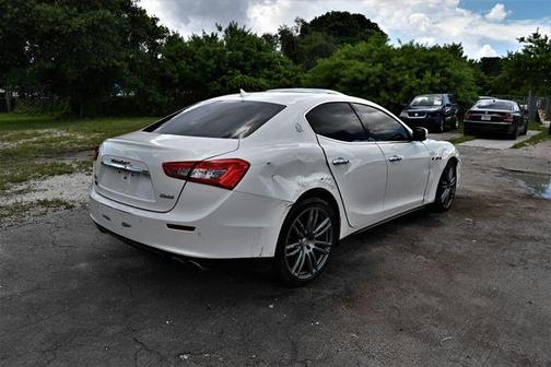 Photo 4 of 17 of 2015 Maserati Ghibli S Q4