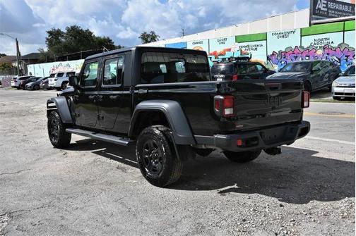 2024 Jeep Gladiator Sport