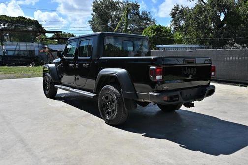 2024 Jeep Gladiator Sport