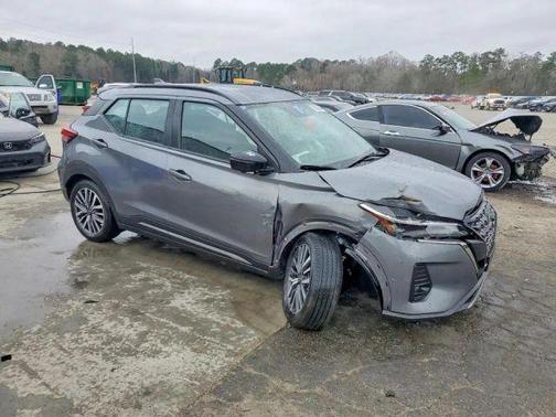 Gun Metallic 2024 Nissan Kicks SR