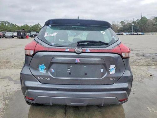 Gun Metallic 2024 Nissan Kicks SR