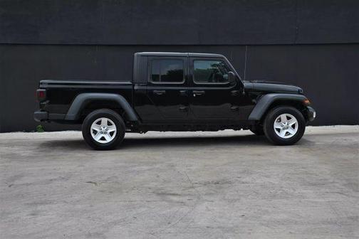 2023 Jeep Gladiator Sport
