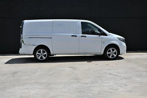 2020 Mercedes-Benz Metris Base