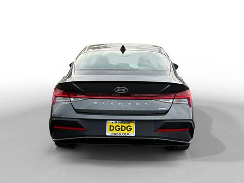2025 Hyundai ELANTRA HEV SEL Sport