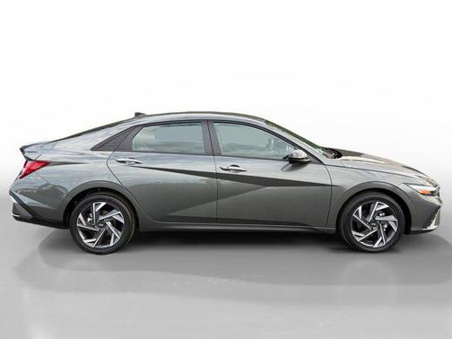 2025 Hyundai ELANTRA HEV SEL Sport