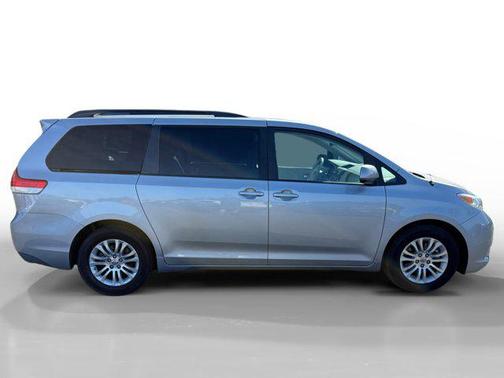 2014 Toyota Sienna XLE