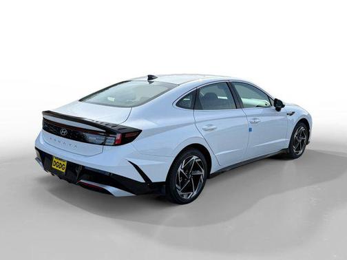 2026 Hyundai SONATA SEL