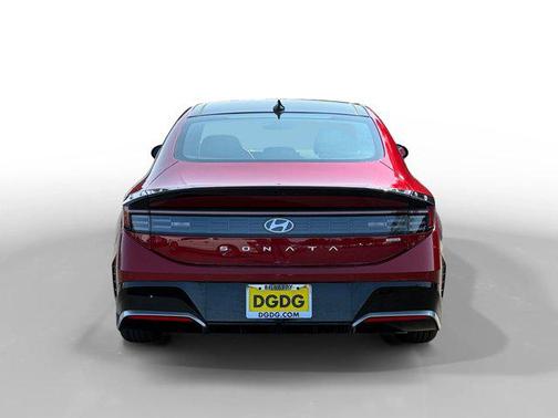 2025 Hyundai SONATA Hybrid Limited