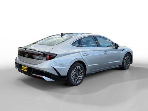 2026 Hyundai SONATA Hybrid SE