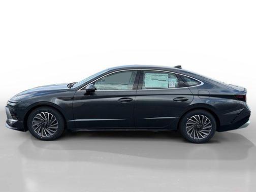 2025 Hyundai SONATA Hybrid SE