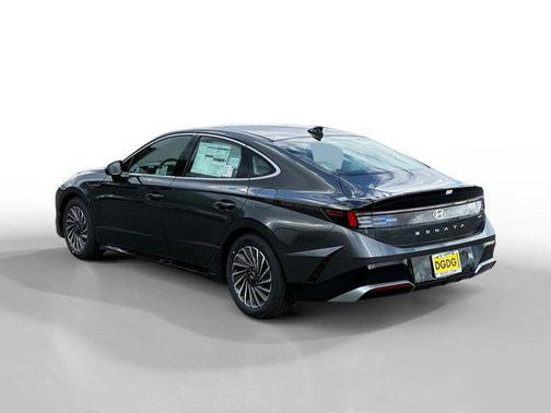 2025 Hyundai SONATA Hybrid SE