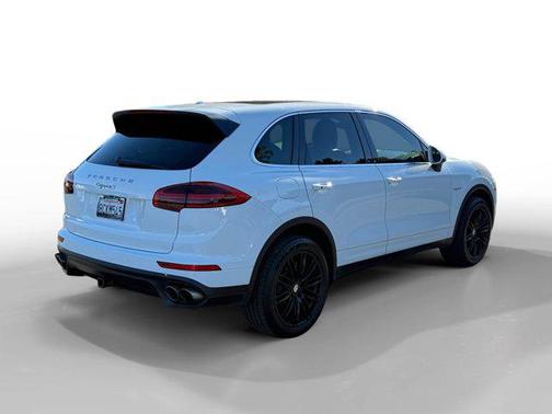 2016 Porsche Cayenne S