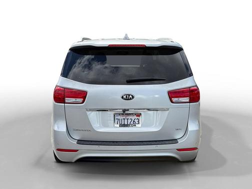 Bright Silver Metallic 2016 Kia Sedona SX