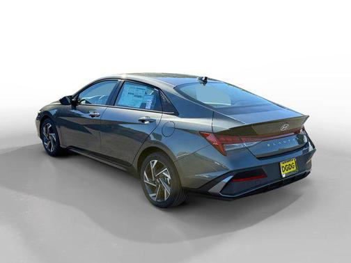 2025 Hyundai ELANTRA HEV SEL Sport