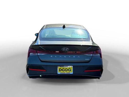 2025 Hyundai ELANTRA HEV SEL Sport