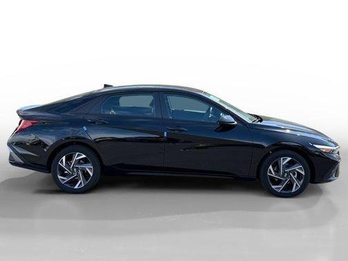2025 Hyundai ELANTRA HEV SEL Sport