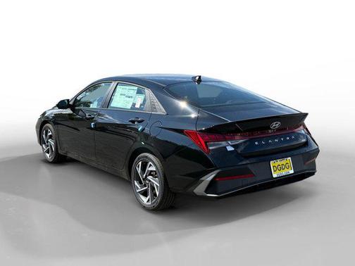 2025 Hyundai ELANTRA HEV SEL Sport