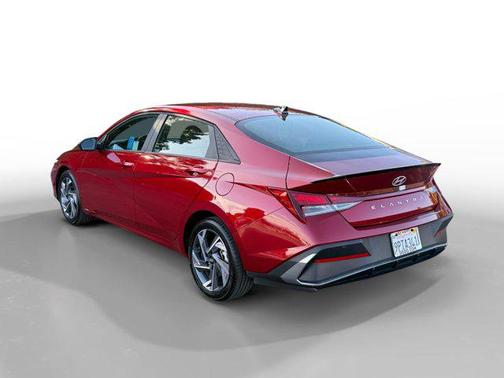 2025 Hyundai ELANTRA Sport