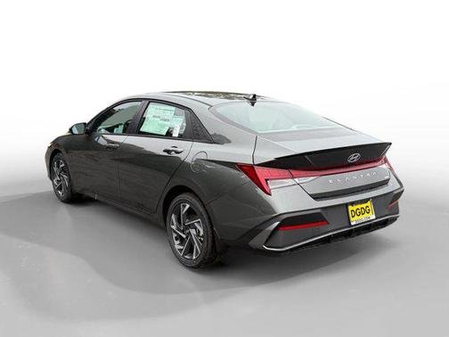 2025 Hyundai ELANTRA HEV SEL Sport