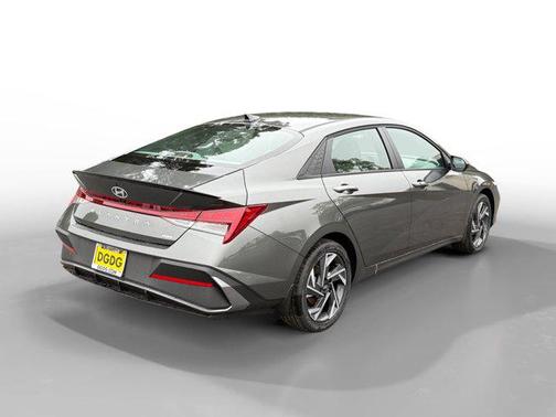 2025 Hyundai ELANTRA HEV SEL Sport