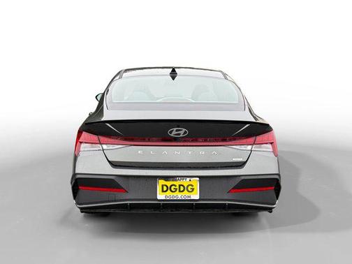 2025 Hyundai ELANTRA HEV SEL Sport