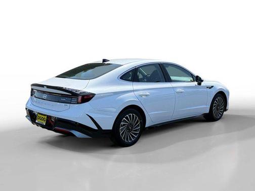 2025 Hyundai SONATA Hybrid SE