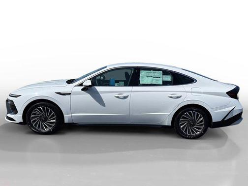 2025 Hyundai SONATA Hybrid SE