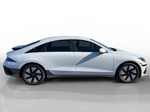 2025 Hyundai IONIQ 6 SE