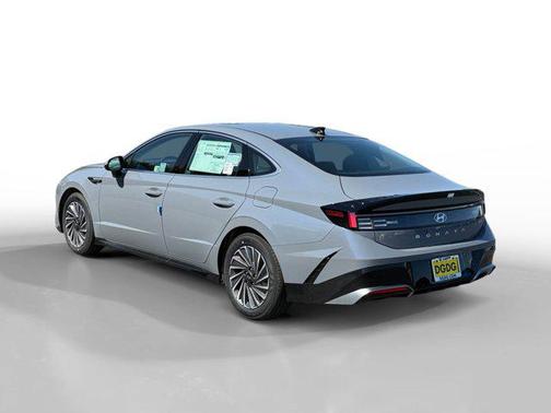 2025 Hyundai SONATA Hybrid SE