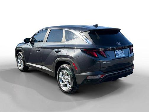 2022 Hyundai TUCSON SE