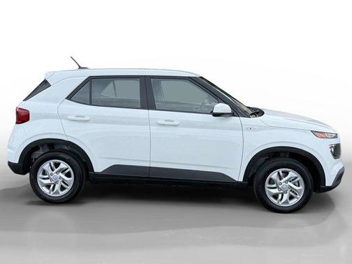 2025 Hyundai VENUE SE