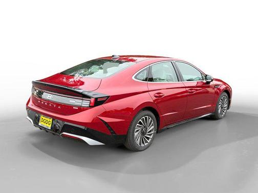 2025 Hyundai SONATA Hybrid SE