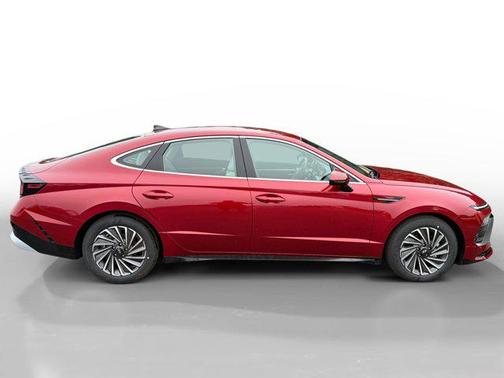 2025 Hyundai SONATA Hybrid SE
