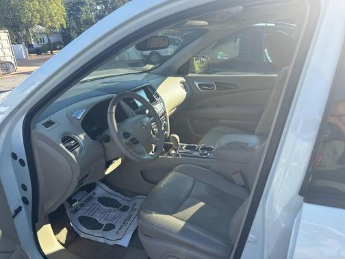 2014 Nissan Pathfinder SL