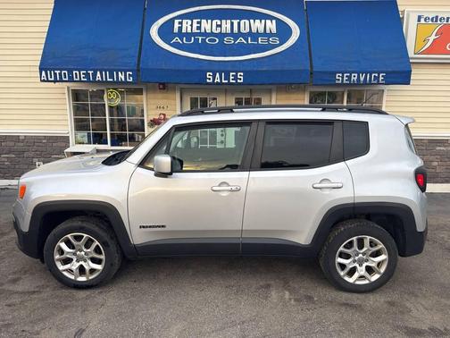 Silver 2017 Jeep Renegade Latitude