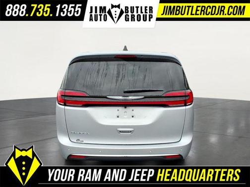 Silver Mist Clearcoat 2026 Chrysler Pacifica Select