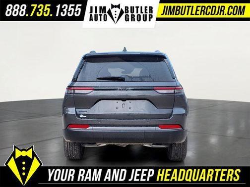 Metallic 2026 Jeep Grand Cherokee Laredo